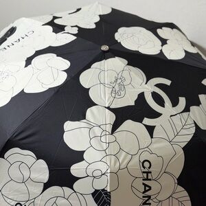 GWP CHANEL Black & White Floral Umbrella